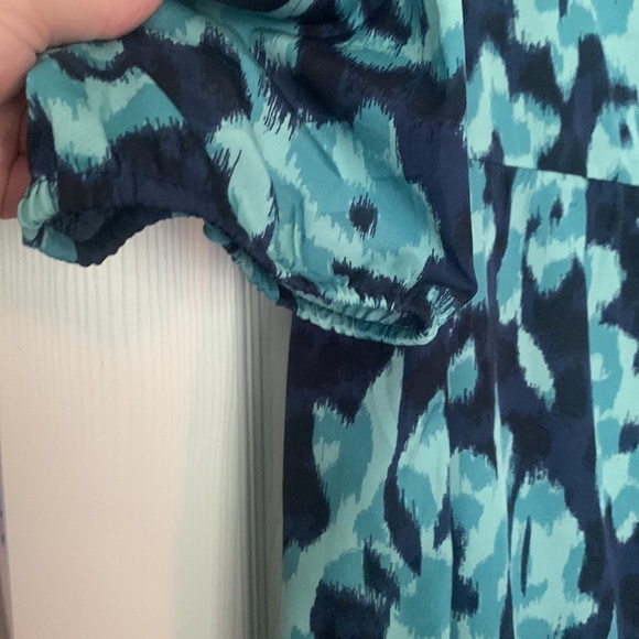 Like new floral dress, size 12. - Picture 4 of 7